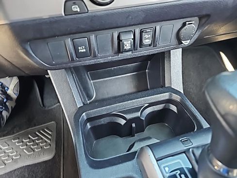 Used 2019 Toyota Tacoma SR5 image 27