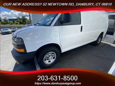 Used 2021 Chevrolet Express 2500 RWD image 2