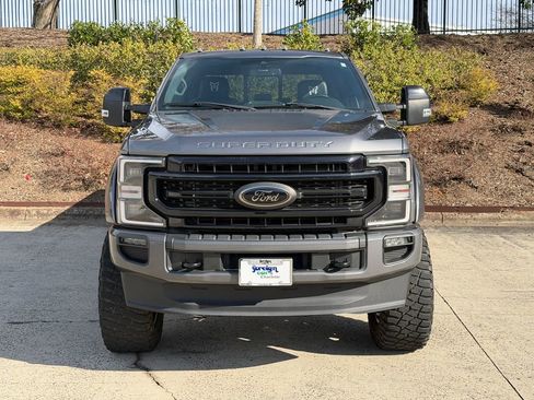 Used 2022 Ford F250 Lariat w/ Black Appearance Package image 8