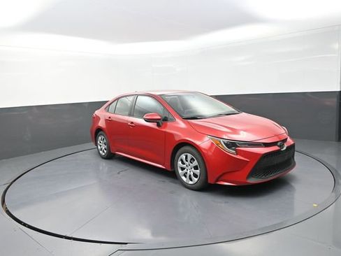 Used 2021 Toyota Corolla LE FWD image 13