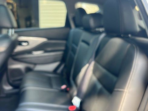 Used 2016 Nissan Murano Platinum w/ Platinum Technology Package FWD image 12