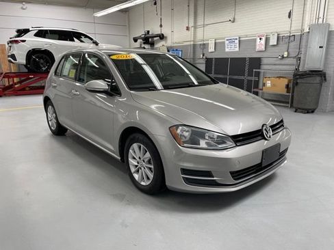 Used 2016 Volkswagen Golf S FWD image 5