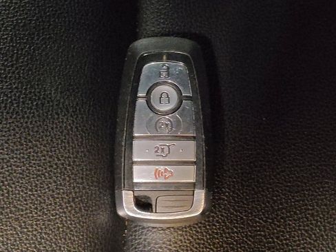 Used 2021 Ford Explorer XLT w/ Equipment Group 202A image 32