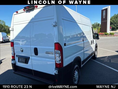 Used 2024 RAM ProMaster 2500 w/ Convenience Group FWD image 7