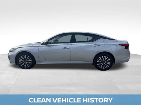 Used 2024 Nissan Altima 2.5 SV image 3