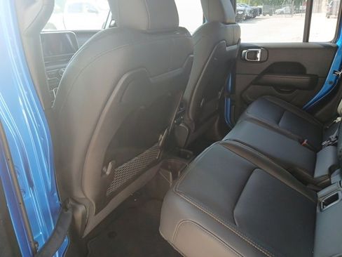 New 2025 Jeep Gladiator Sport S image 15