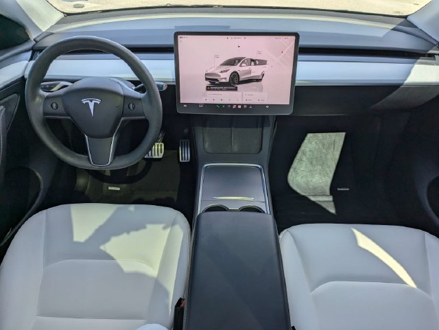 Used 2024 Tesla Model Y Performance AWD/4WD image 19