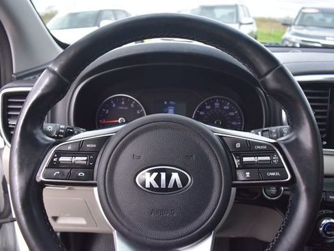 Certified 2022 Kia Sportage EX w/ EX Technology Package AWD/4WD image 38