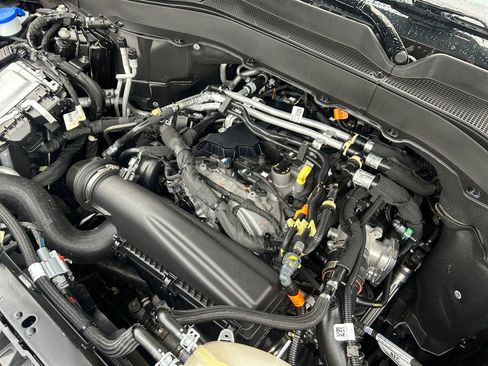 Used 2025 Ford Explorer Active w/ Active Comfort Package image 28