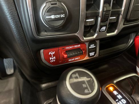 Used 2020 Jeep Gladiator Rubicon AWD/4WD image 31