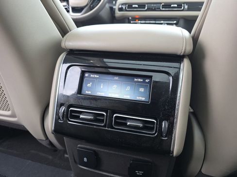 Used 2023 Lincoln Aviator Reserve w/ Elements Package Plus image 34