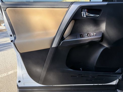 Used 2016 Toyota RAV4 XLE image 42