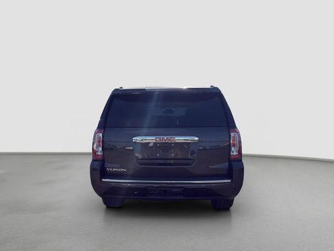 Used 2017 GMC Yukon Denali w/ Open Road Package AWD/4WD image 5