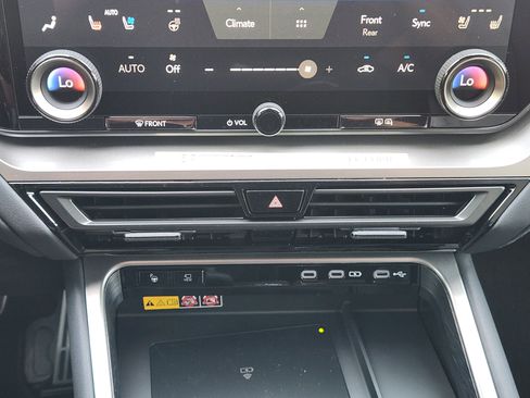 New 2026 Lexus TX 500h AWD image 13