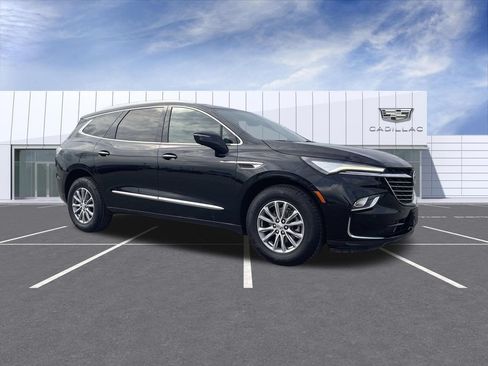 Used 2024 Buick Enclave Premium AWD/4WD image 2