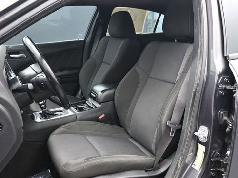 Used 2020 Dodge Charger SXT w/ Blacktop Package RWD image 10