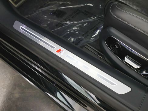 Used 2023 Audi S8 w/ S8 Executive Package image 19