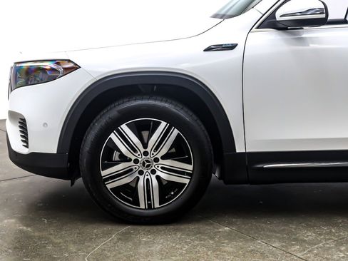 Used 2023 Mercedes-Benz EQB 250+ image 11