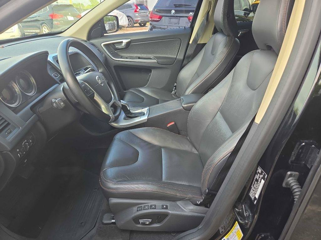 Used 2013 Volvo XC60 T6 AWD/4WD image 14