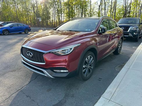 Used 2018 INFINITI QX30 Premium w/ Navigation Package AWD/4WD image 1