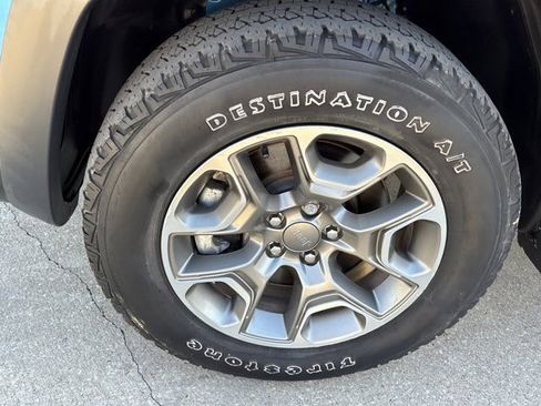 Used 2022 Jeep Cherokee Trailhawk w/ Premium Leather Package image 14