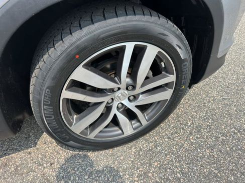 Used 2017 Honda Pilot Touring image 34