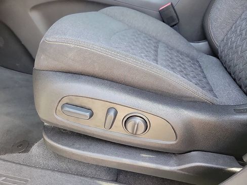 Used 2023 Chevrolet Equinox LT AWD/4WD image 12