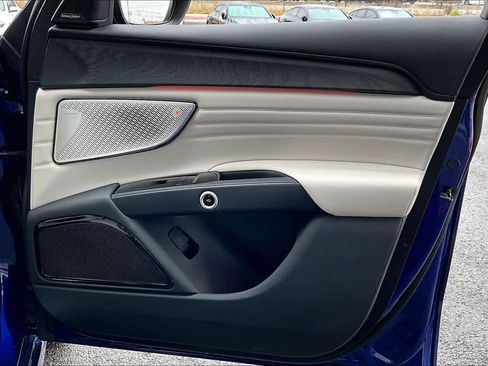 Used 2024 Maserati Grecale Modena image 25