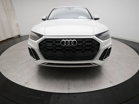 Used 2024 Audi Q5 e Premium Plus w/ Premium Plus Package image 11