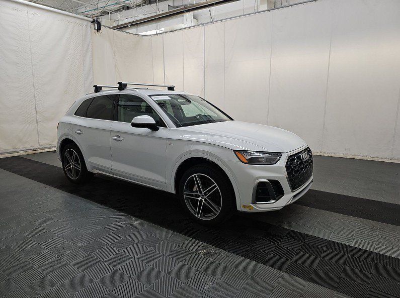 Used 2022 Audi Q5 e Premium w/ Convenience Package AWD/4WD image 4
