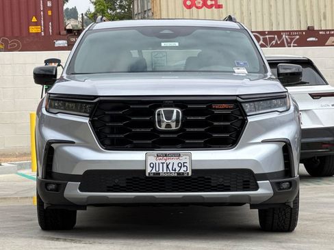 Certified 2025 Honda Pilot TrailSport image 12