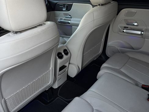 Used 2021 Mercedes-Benz GLB 250 4MATIC w/ Premium Package image 35