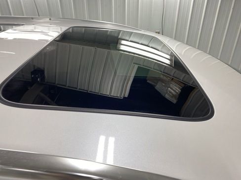 Used 2021 Buick Enclave Avenir w/ Avenir Technology Package image 6