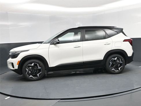 New 2026 Kia Seltos S image 3