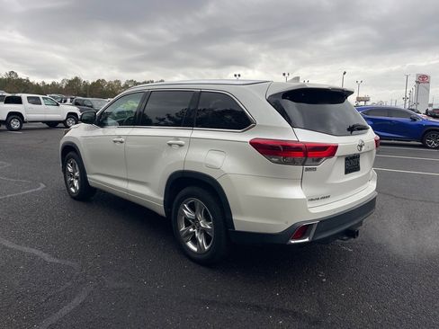 Used 2019 Toyota Highlander Limited image 14