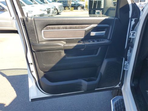 Used 2024 RAM 2500 Big Horn image 10