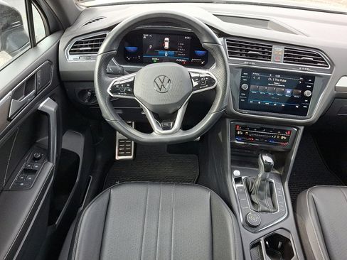 Used 2023 Volkswagen Tiguan SE R-Line image 21