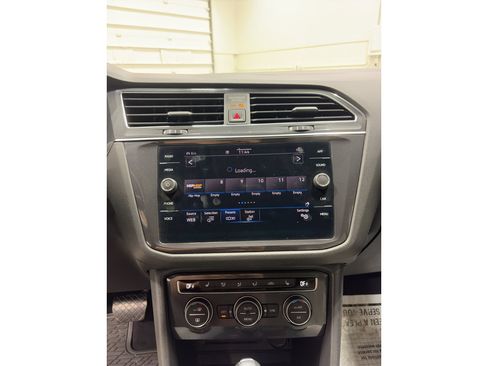 Used 2021 Volkswagen Tiguan SE AWD/4WD image 13
