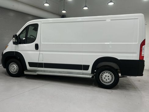 Used 2025 RAM ProMaster 2500 w/ U-Haul Equipment Group FWD image 5