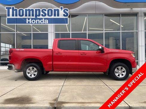 Used 2025 Chevrolet Silverado 1500 LT image 2