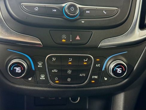 Used 2022 Chevrolet Equinox LT AWD/4WD image 17