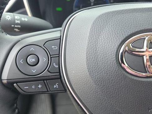 Used 2025 Toyota Corolla XLE FWD image 16