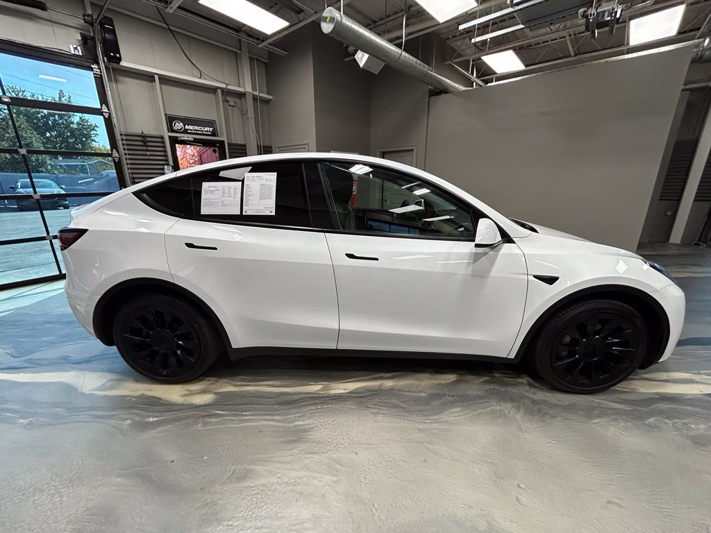 Used 2021 Tesla Model Y Long Range AWD/4WD image 31