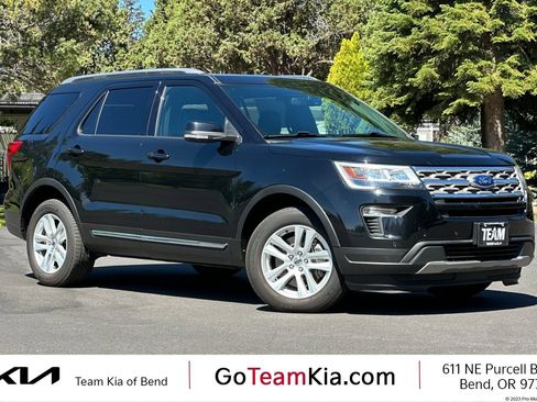 Used 2018 Ford Explorer XLT w/ Equipment Group 202A AWD/4WD image 1