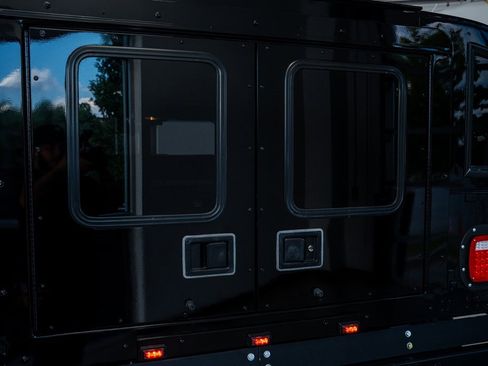 Used 2002 HUMMER H1 4-Door Wagon image 23