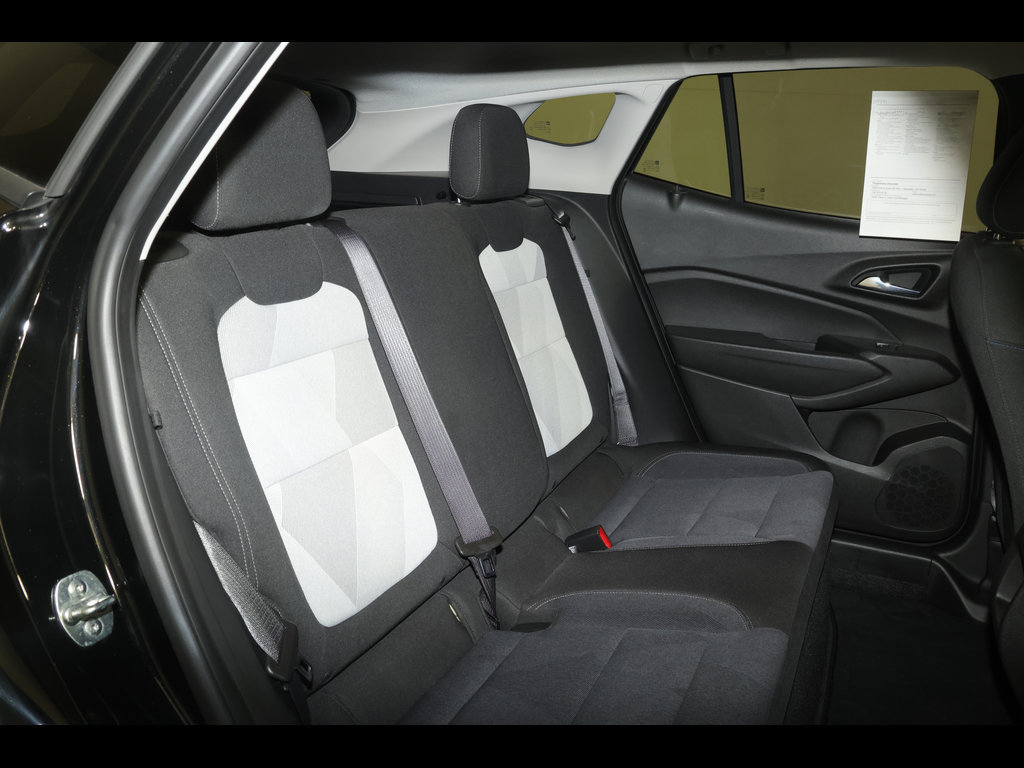 Used 2024 Chevrolet Trax LS w/ LS Convenience Package FWD image 27