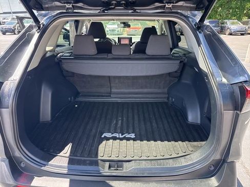 Used 2021 Toyota RAV4 XLE w/ Convenience Package AWD/4WD image 16