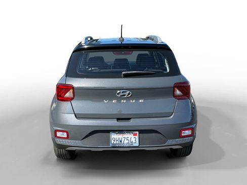 Certified 2023 Hyundai Venue Limited w/ Cargo Package FWD image 4