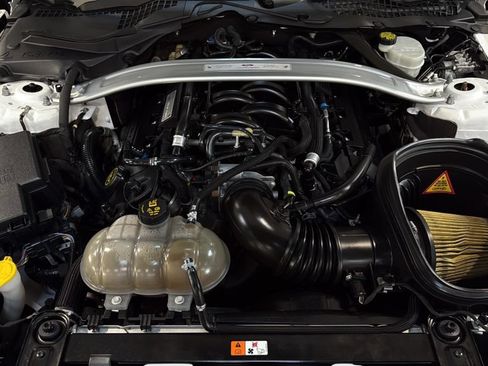 Used 2016 Ford Mustang Shelby GT350 w/ Technology Package RWD image 36