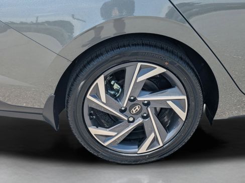 New 2026 Hyundai Elantra Limited FWD image 13